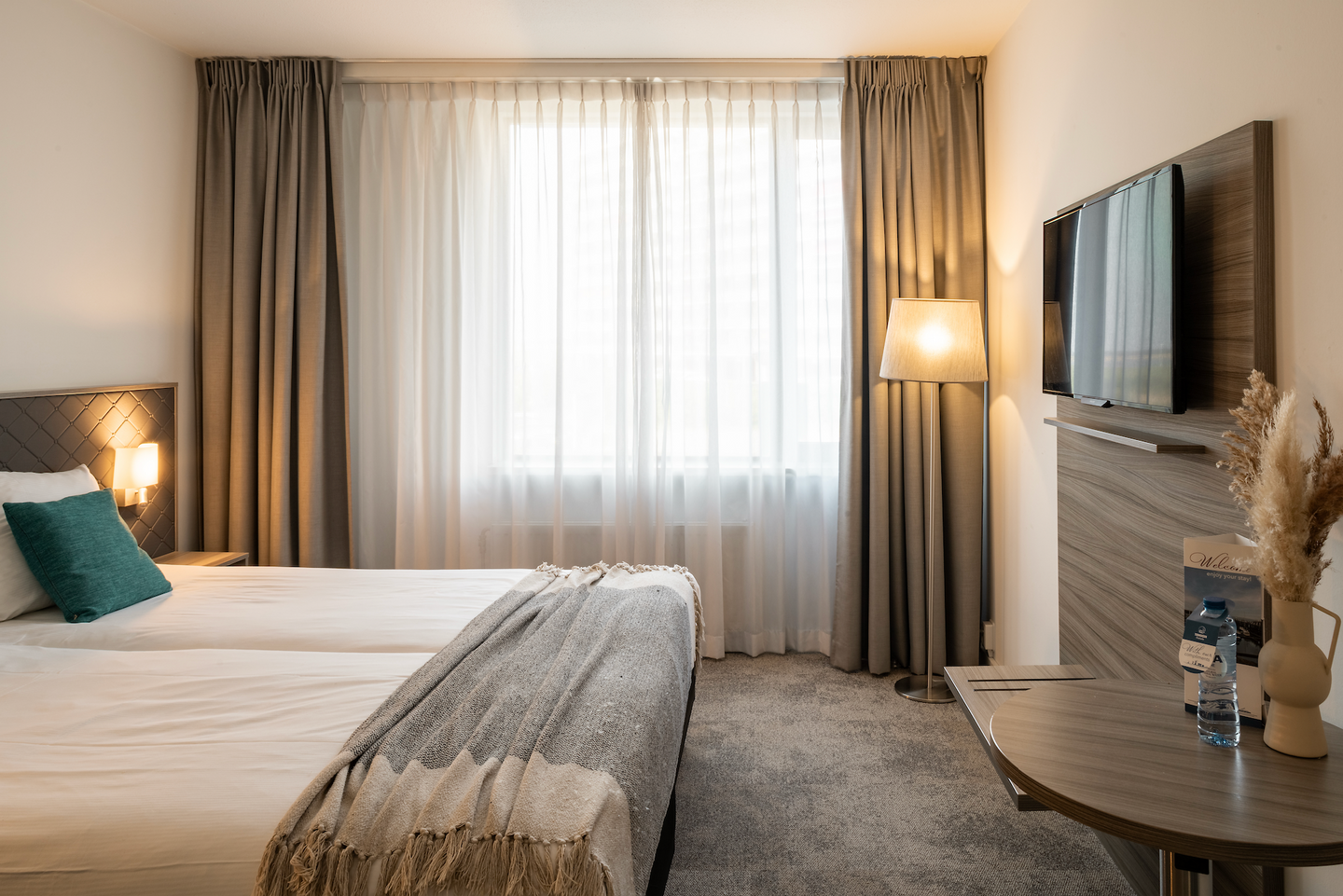 Churchill Hotel Terneuzen | 5-Daagse fietsvakantie door Zeeuws-Vlaanderen in Zeeland | incl. 3-gangendiner (2 avonden) - afbeelding 3